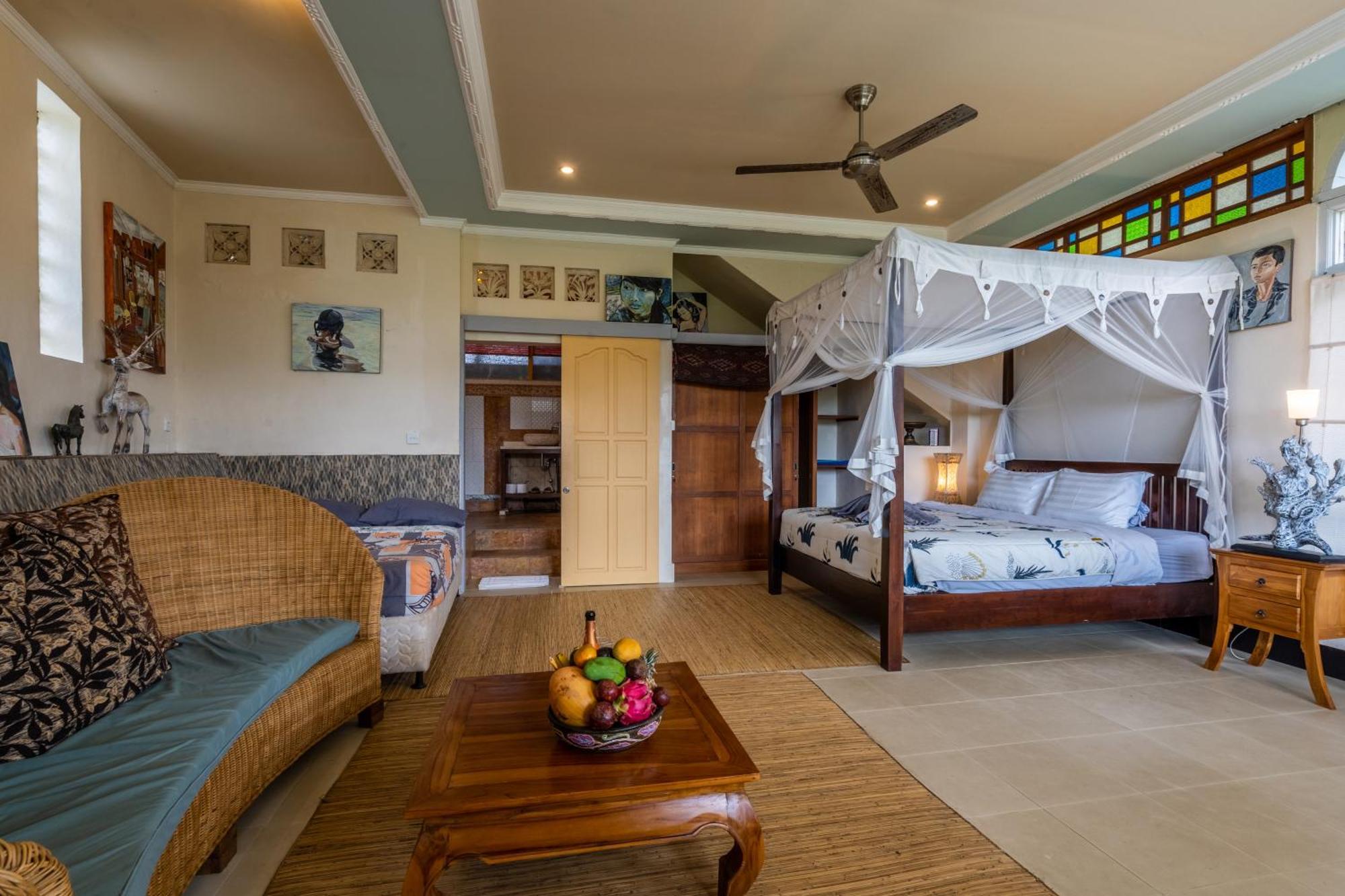 Tirta Asri Ubud Villa Room photo