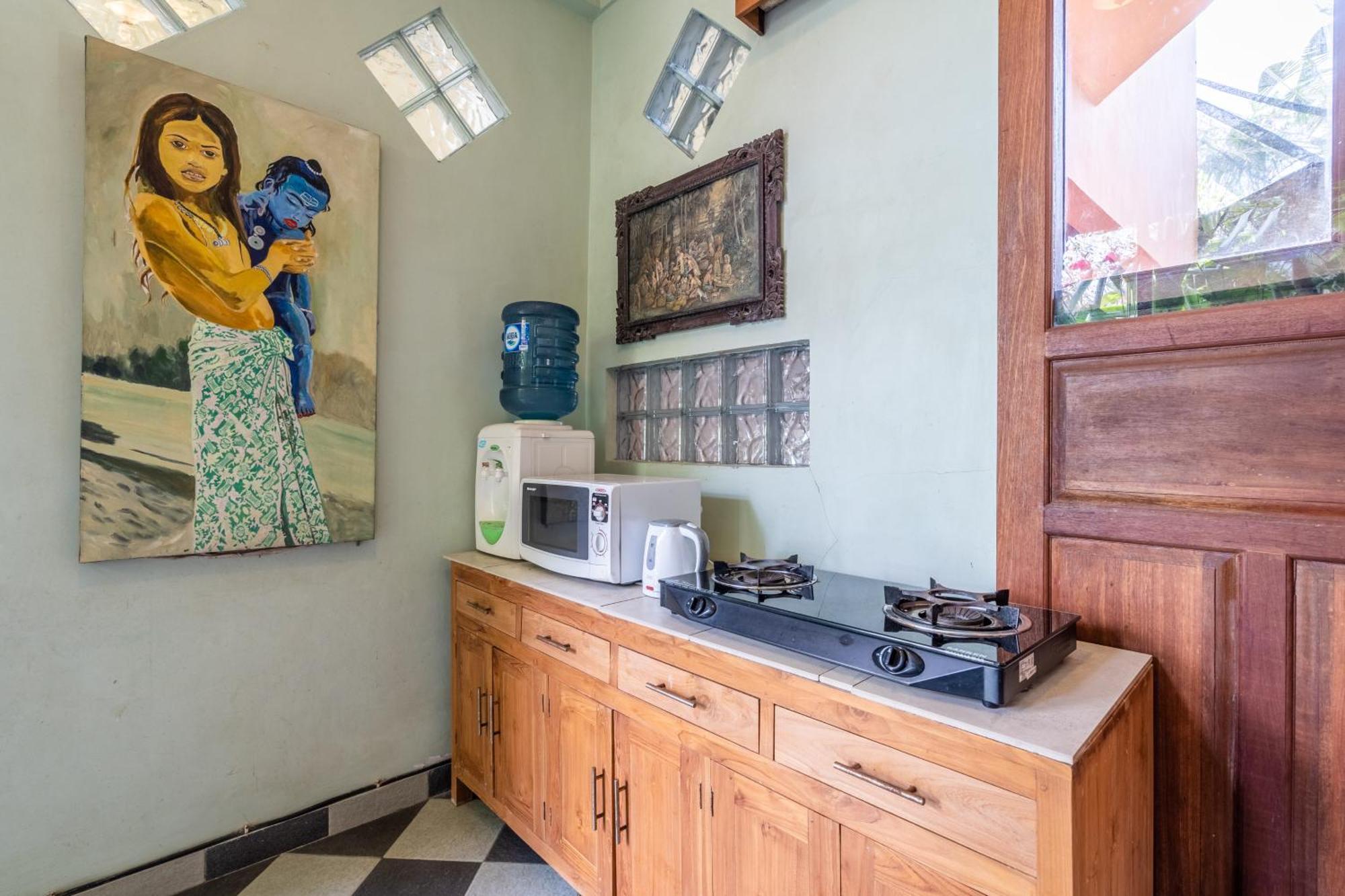 Tirta Asri Ubud Villa Room photo